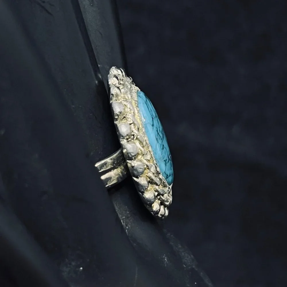 Vintage Chunky Faux Turquois Adjustable Ring (R351) - Picture 4 of 6